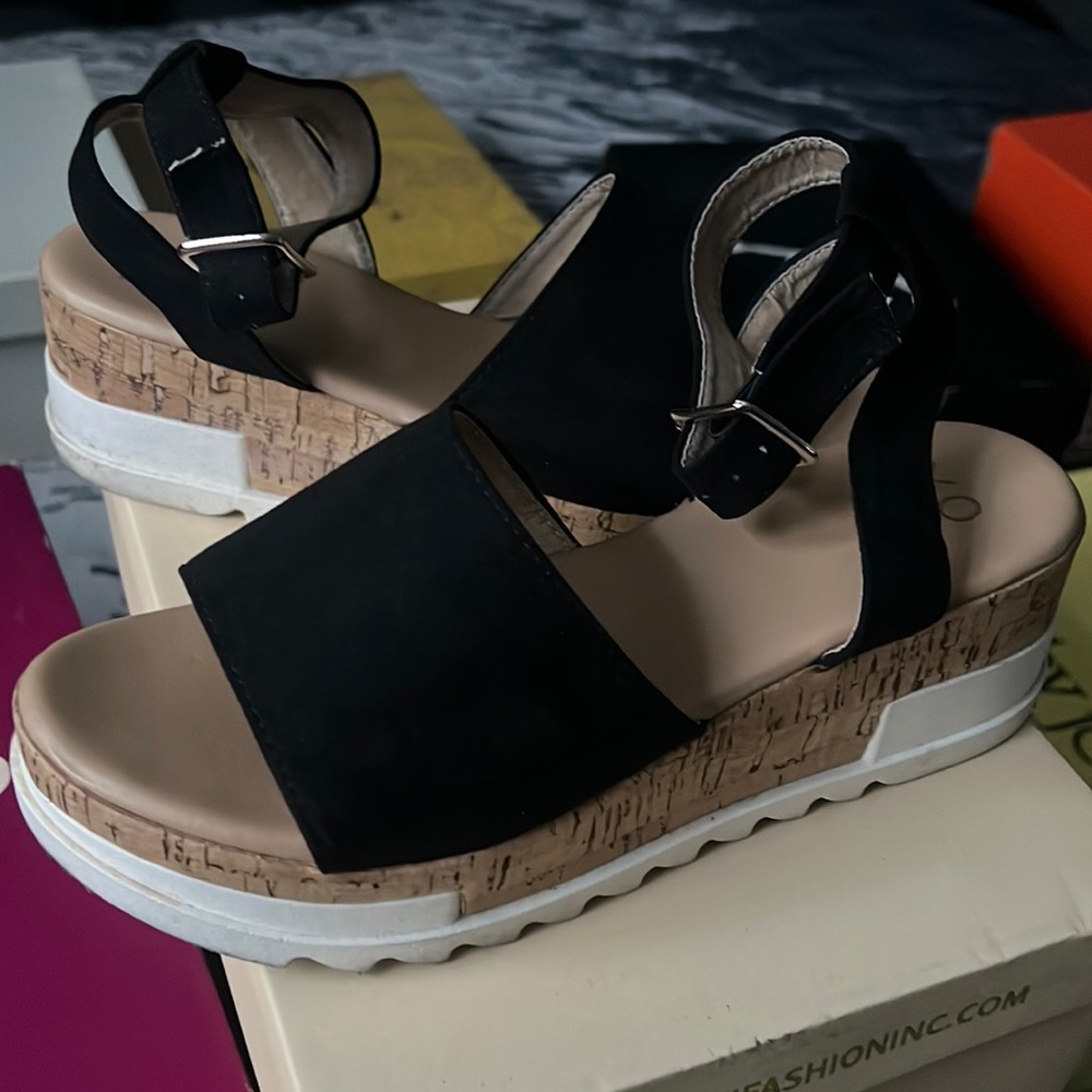 Wmns Wedge Sandals